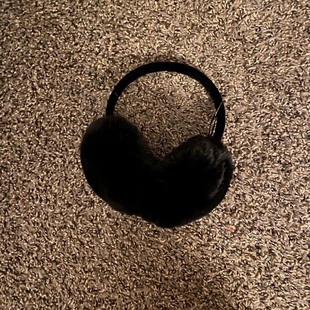 Black Ear Winter Earmuffs Fluffy 🖤 Brand New ✨